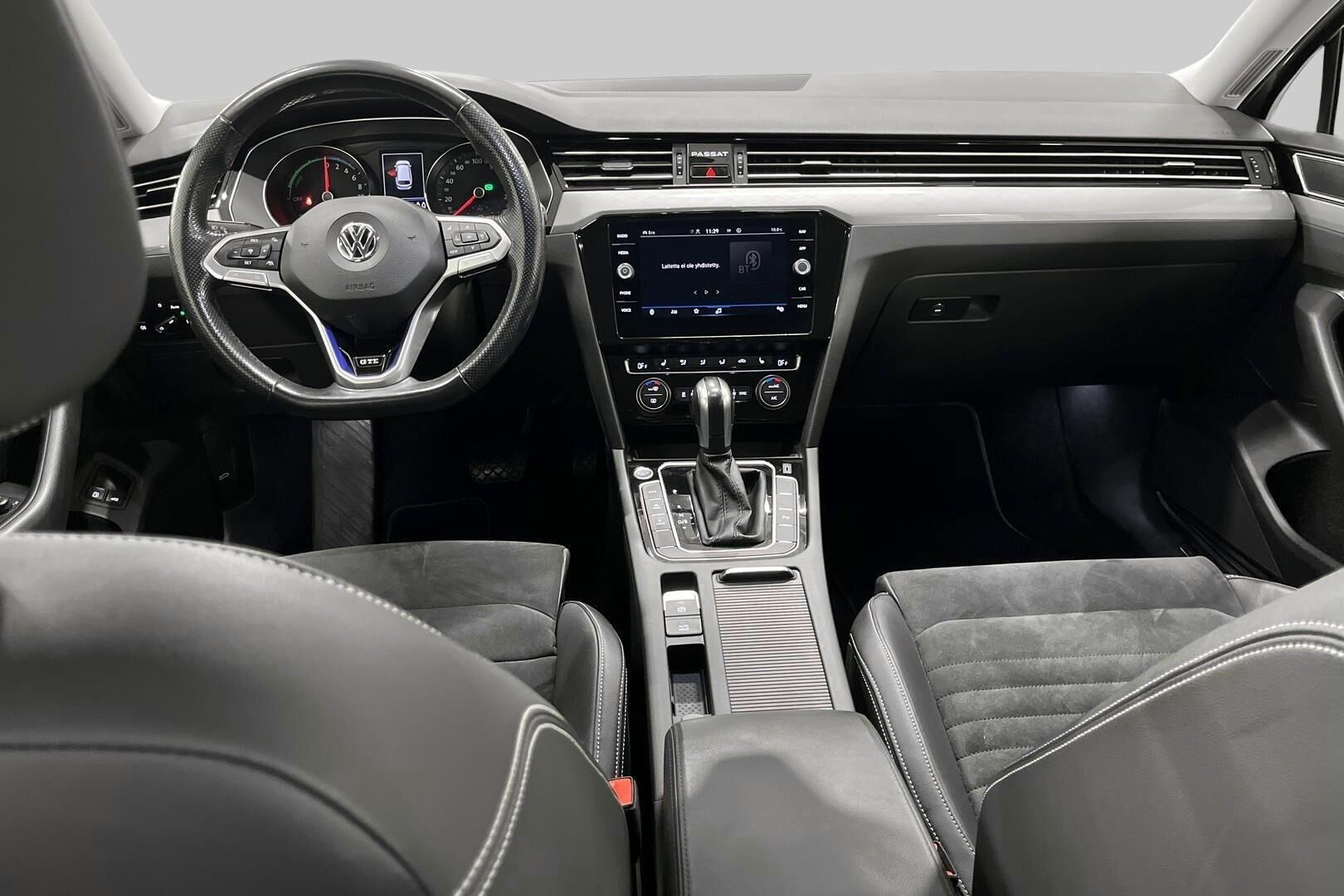 Volkswagen Passat iso kuva 3