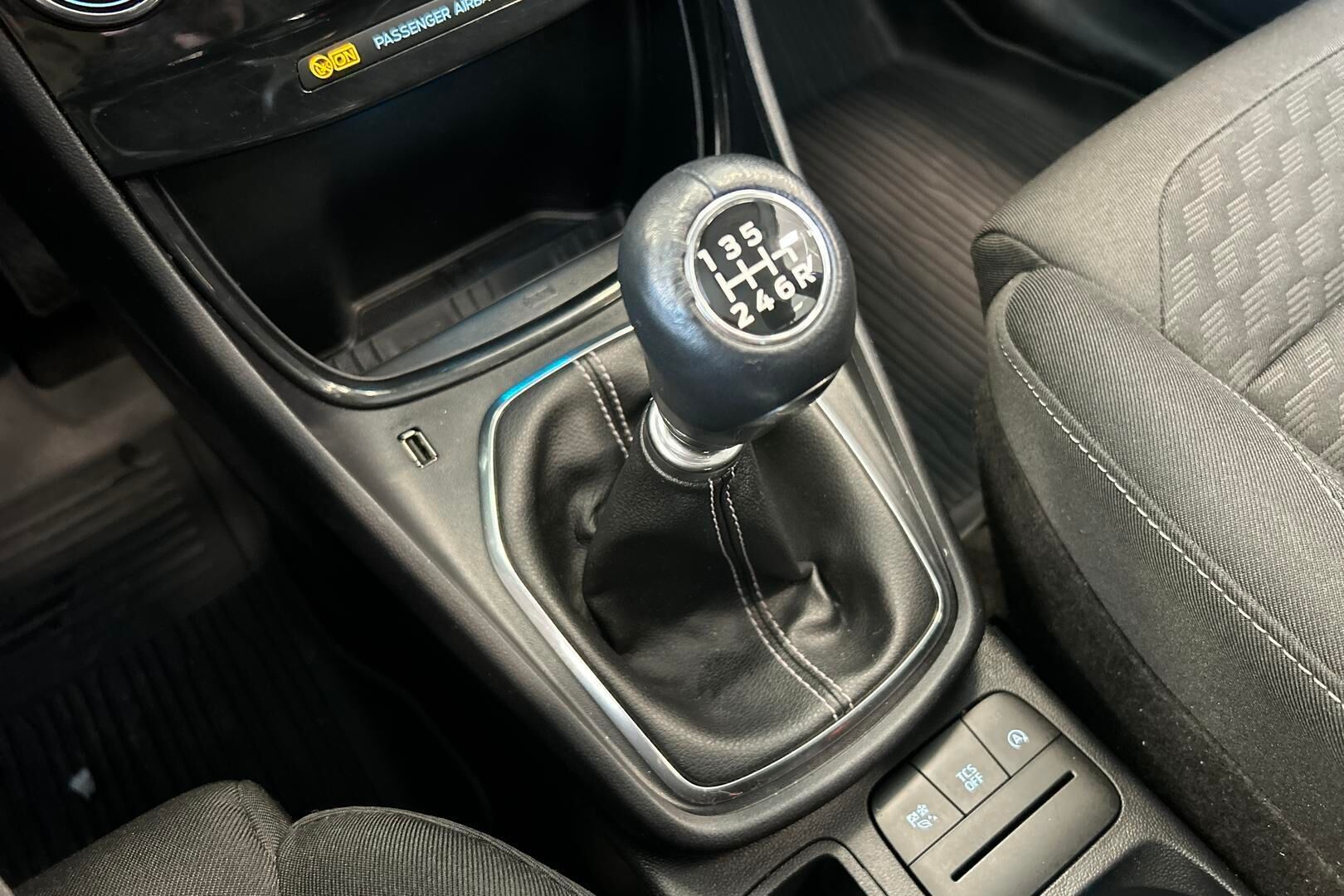 Ford Puma iso kuva 27