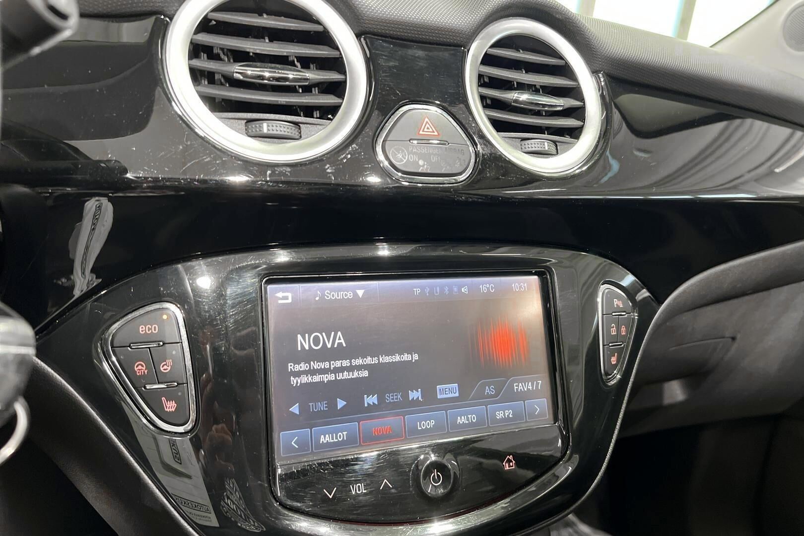 Opel Adam iso kuva 18