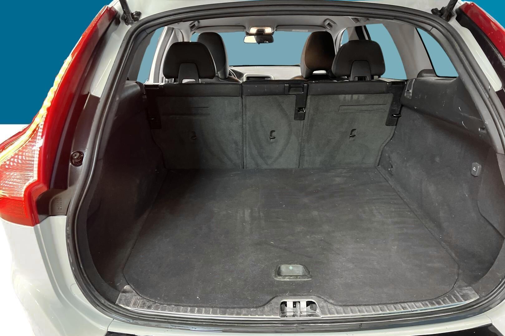 Volvo XC60 iso kuva 11