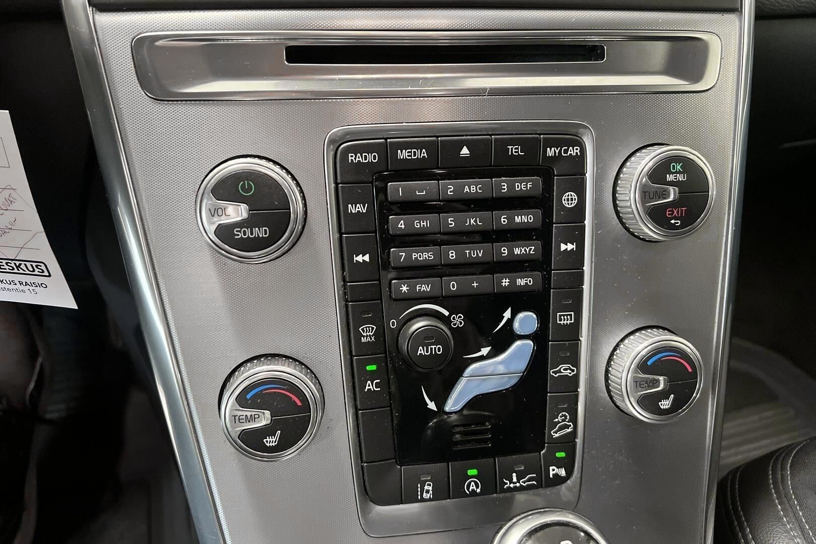 Volvo XC60 iso kuva 21