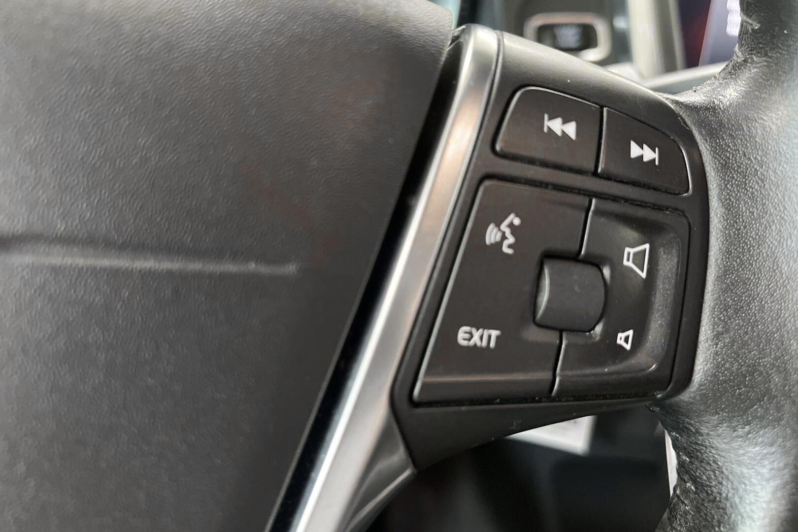 Volvo XC60 iso kuva 16