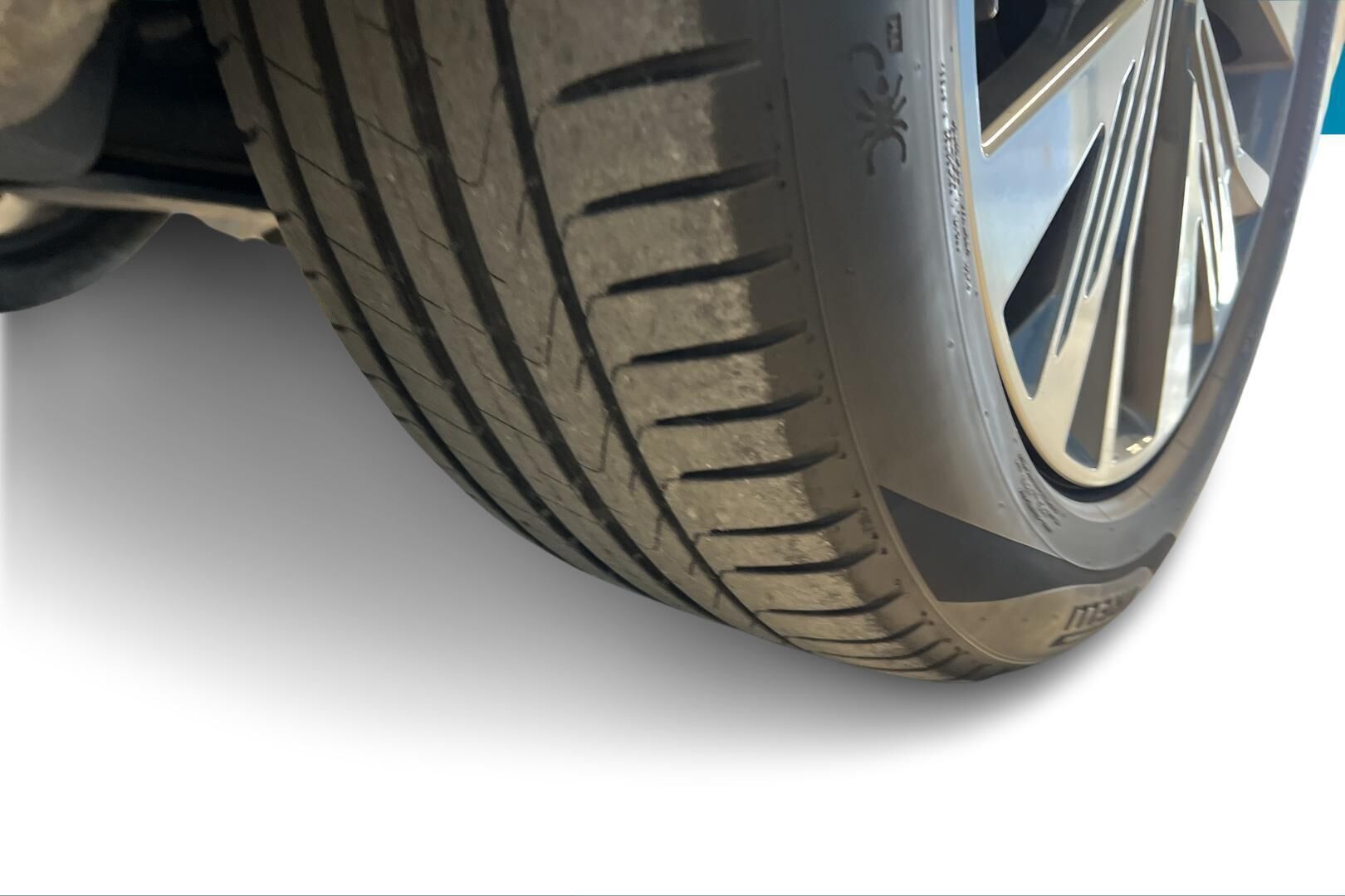 Audi Q4 e-tron iso kuva 14