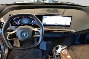 BMW iX esikatselu 10