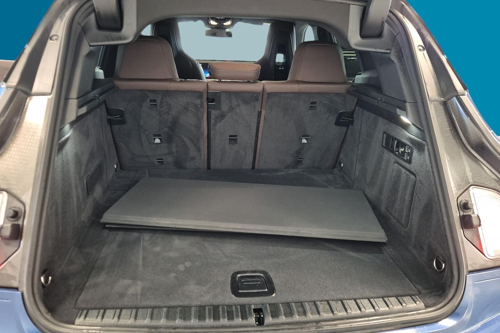 BMW iX iso kuva 11