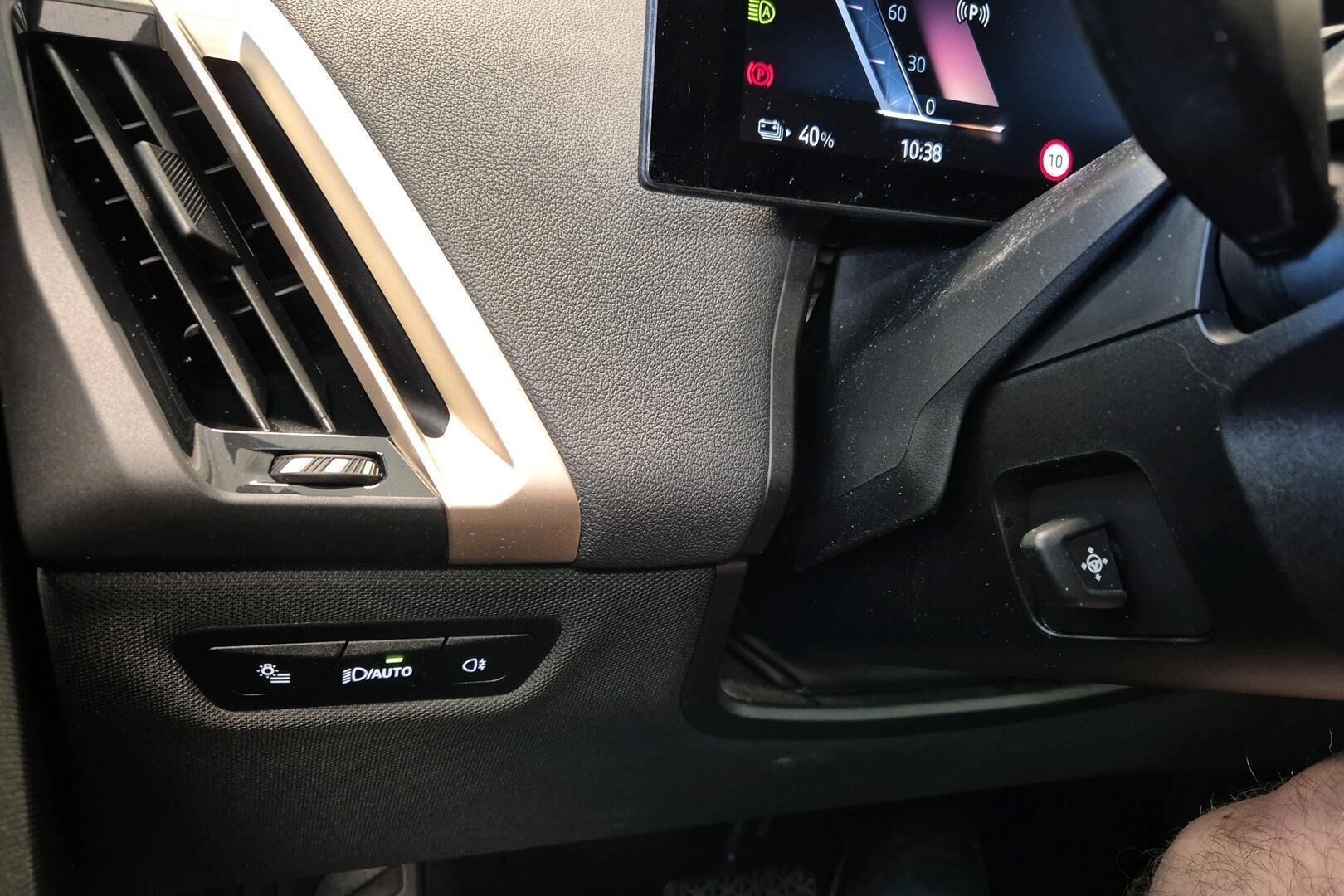 BMW iX iso kuva 19