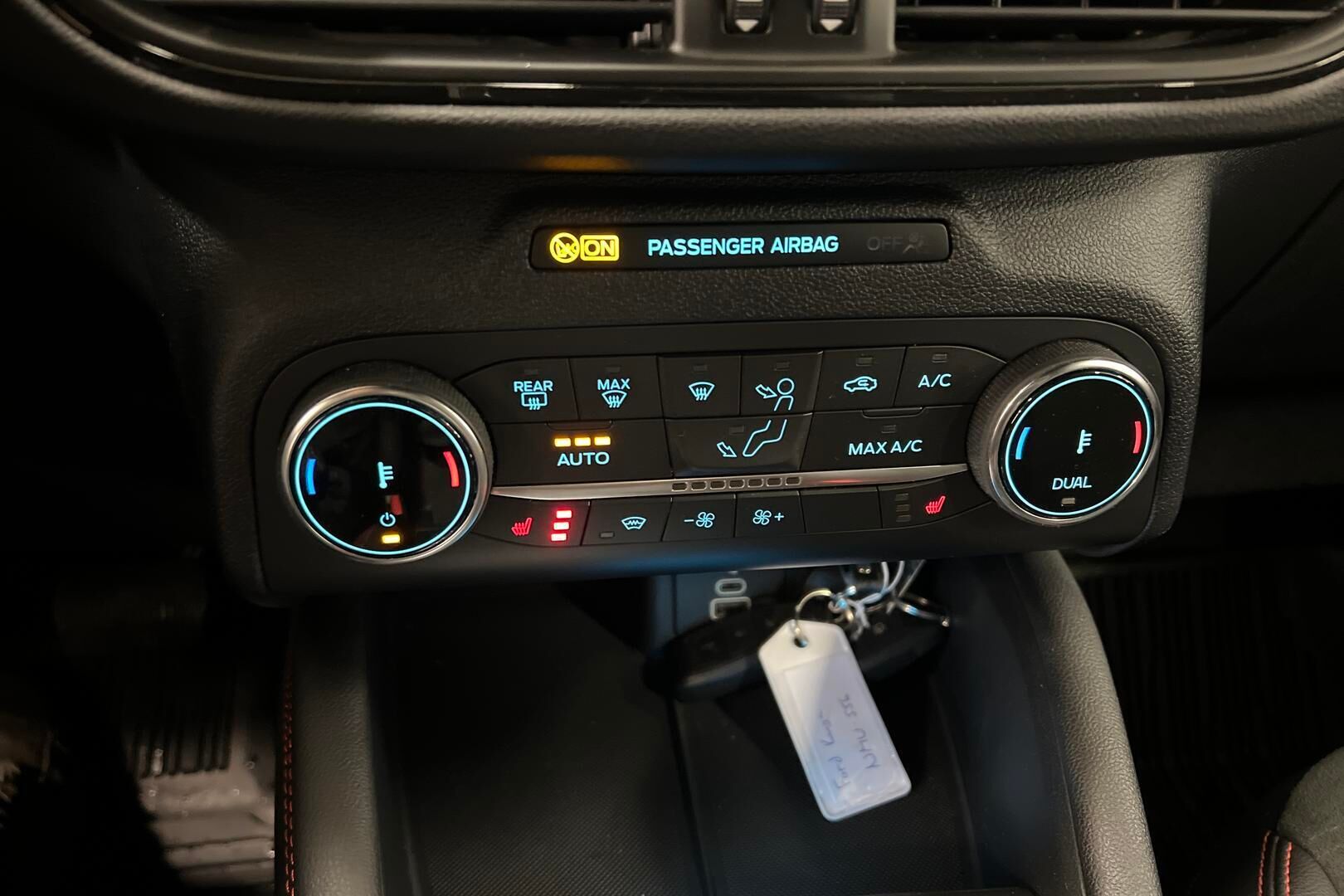 Ford Kuga iso kuva 17