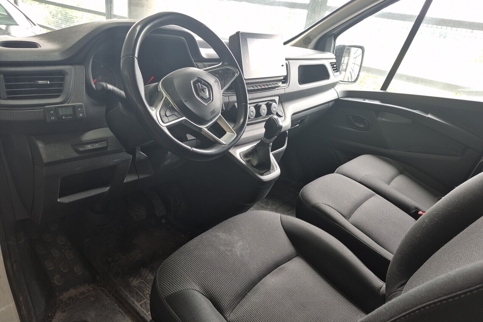Renault Trafic iso kuva 0