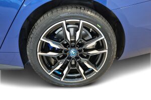 BMW i4 esikatselu 10