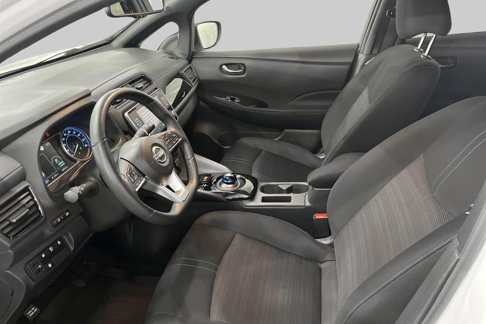 Nissan Leaf iso kuva 9