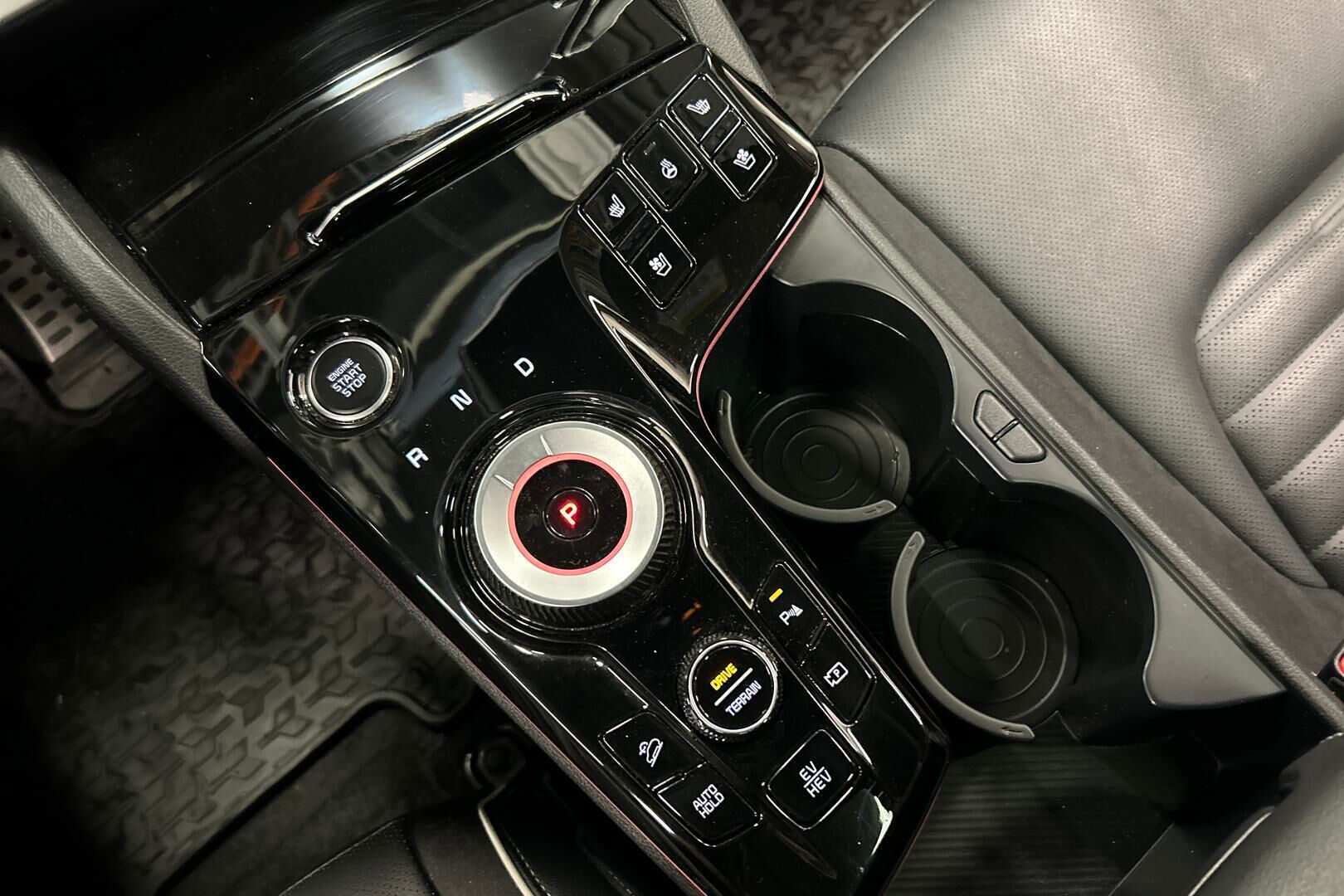 Kia Sportage iso kuva 19