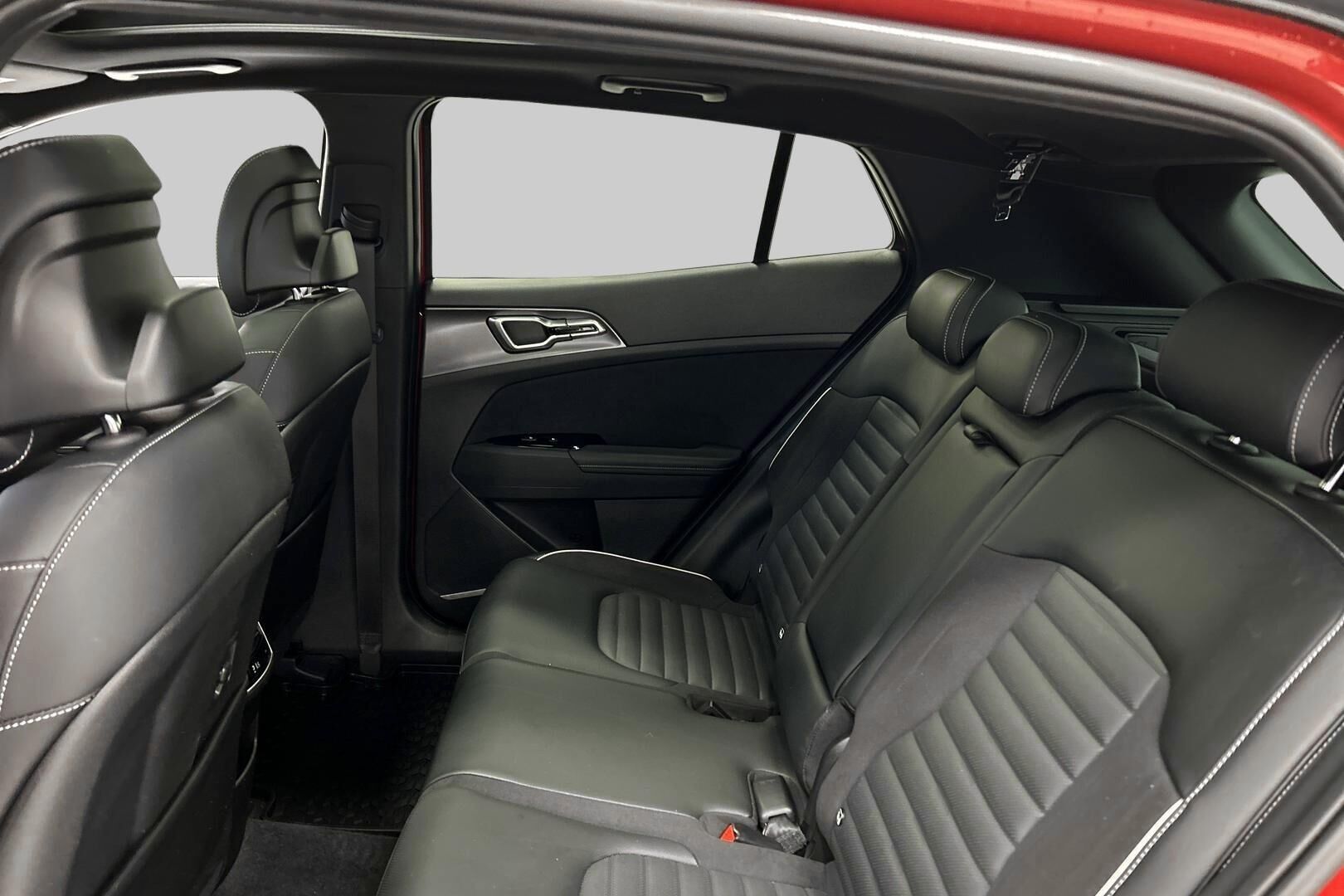 Kia Sportage iso kuva 9