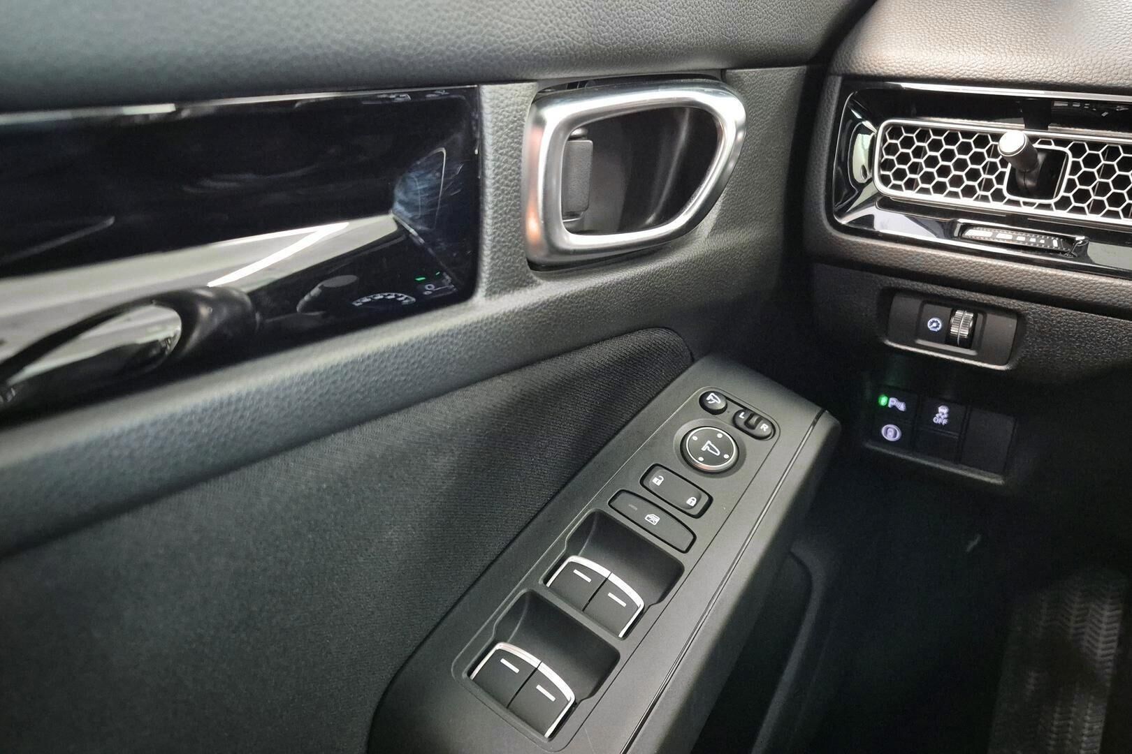 Honda Civic iso kuva 18