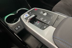 BMW iX1 esikatselu 13