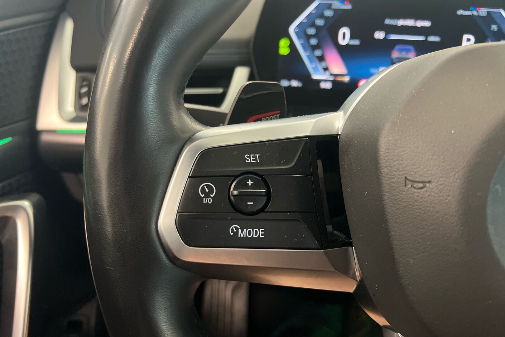 BMW iX1 iso kuva 15
