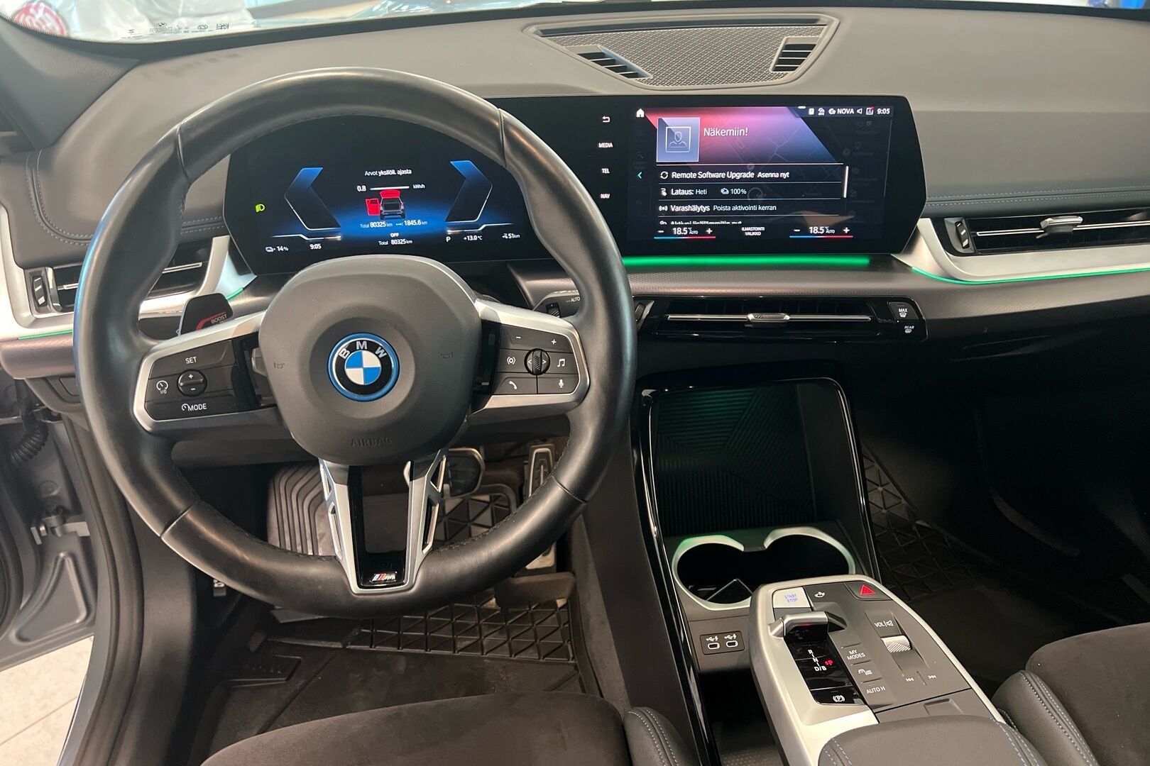 BMW iX1 iso kuva 19