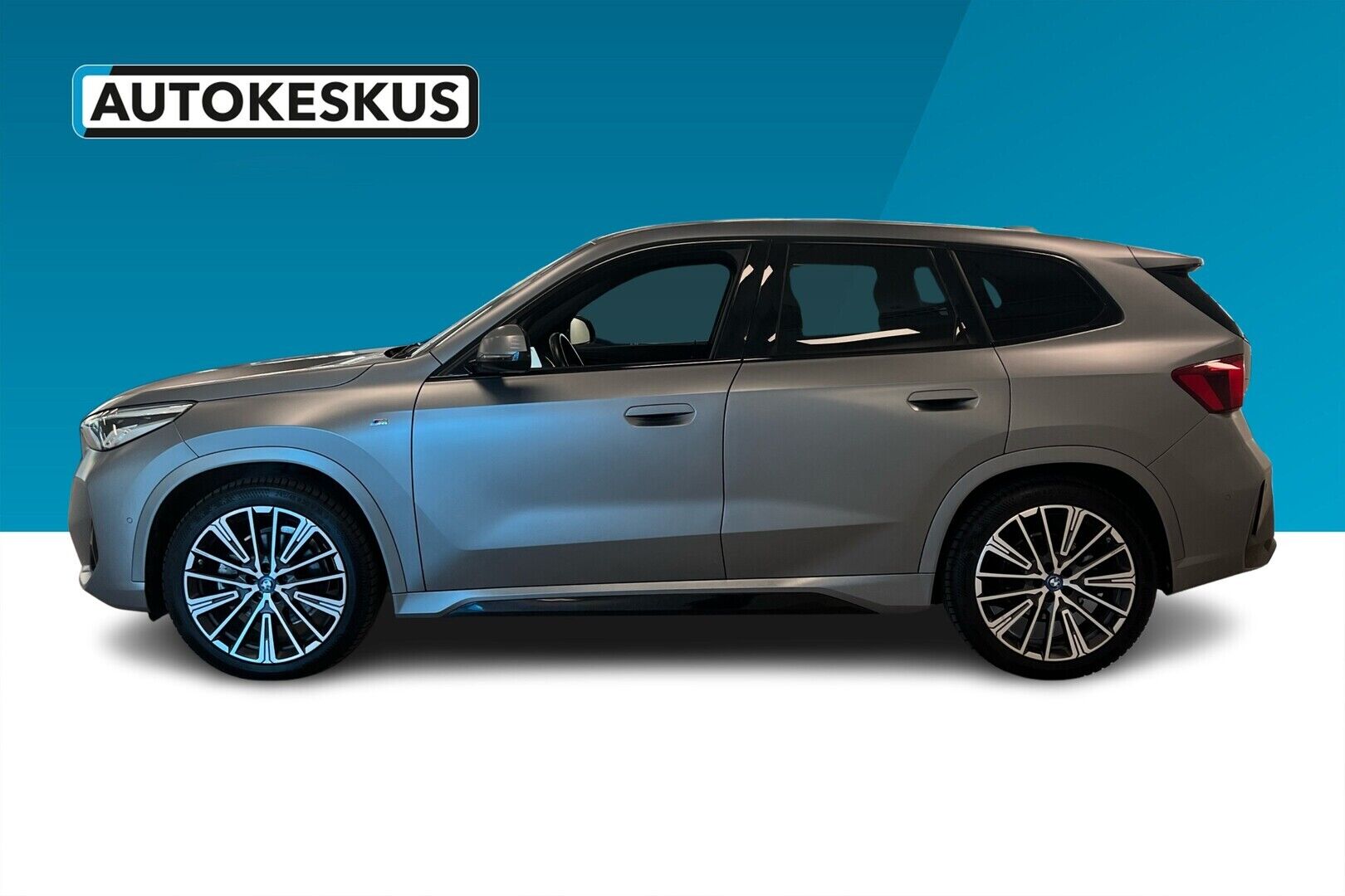 BMW iX1 iso kuva 4