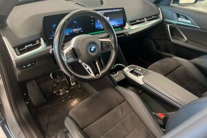 BMW iX1 esikatselu 6