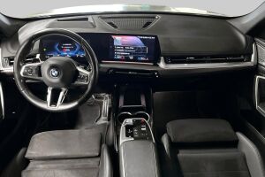 BMW iX1 esikatselu 11