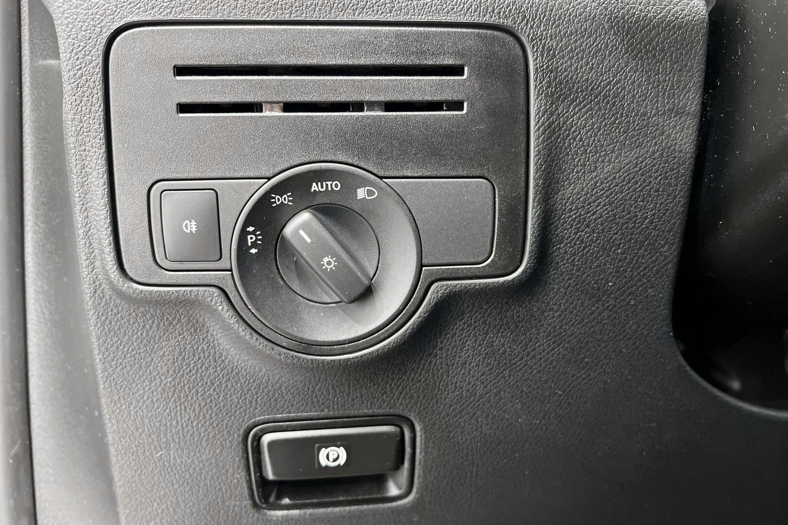 Mercedes-Benz Vito iso kuva 22