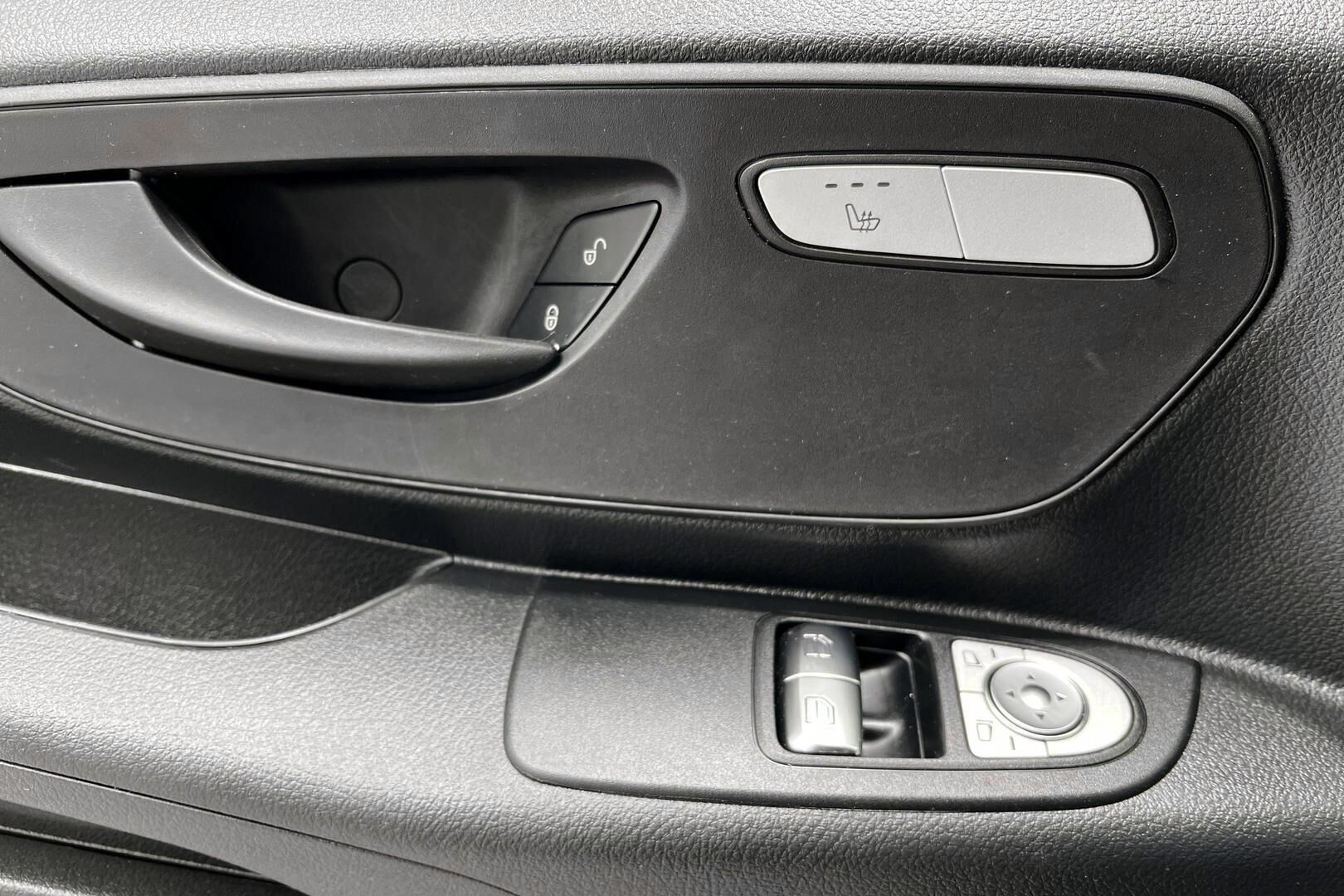 Mercedes-Benz Vito iso kuva 23