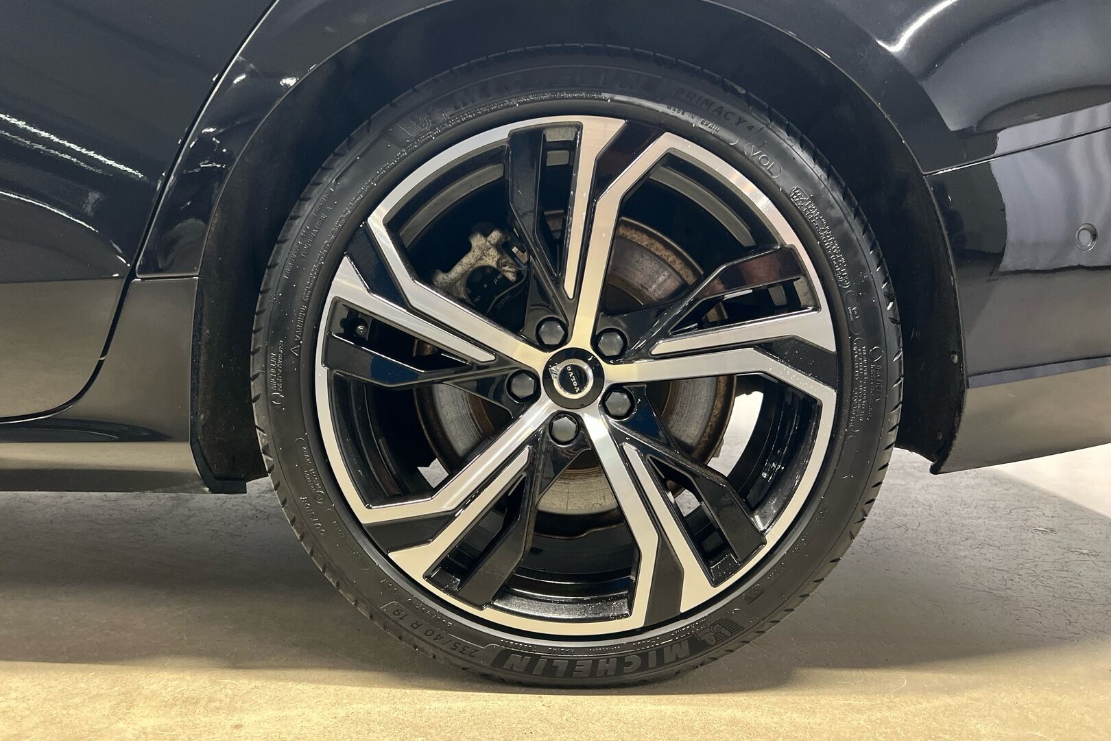 Volvo S60 iso kuva 10