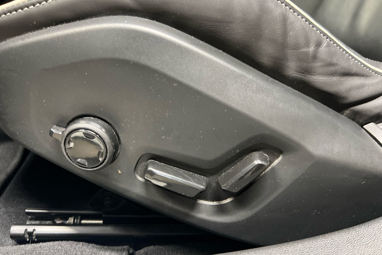 Volvo S60 iso kuva 17