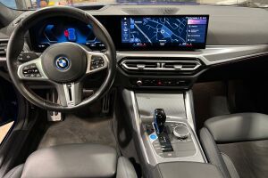 BMW i4 esikatselu 11