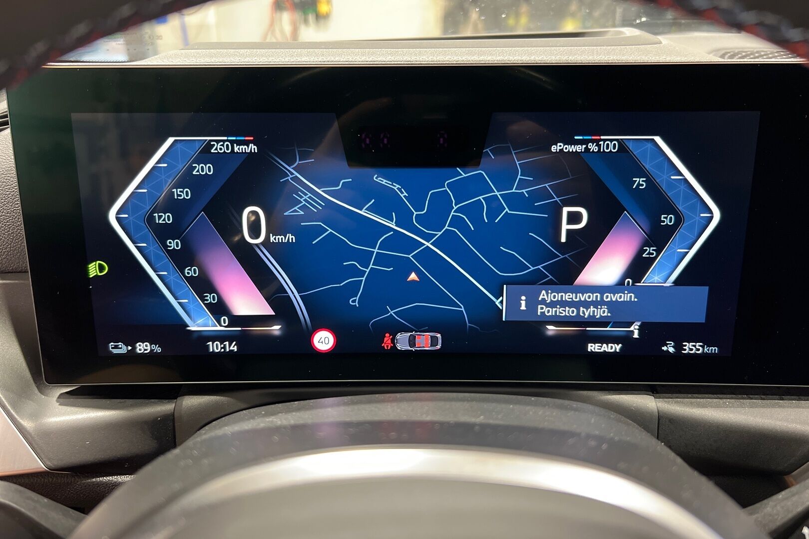 BMW i4 iso kuva 8