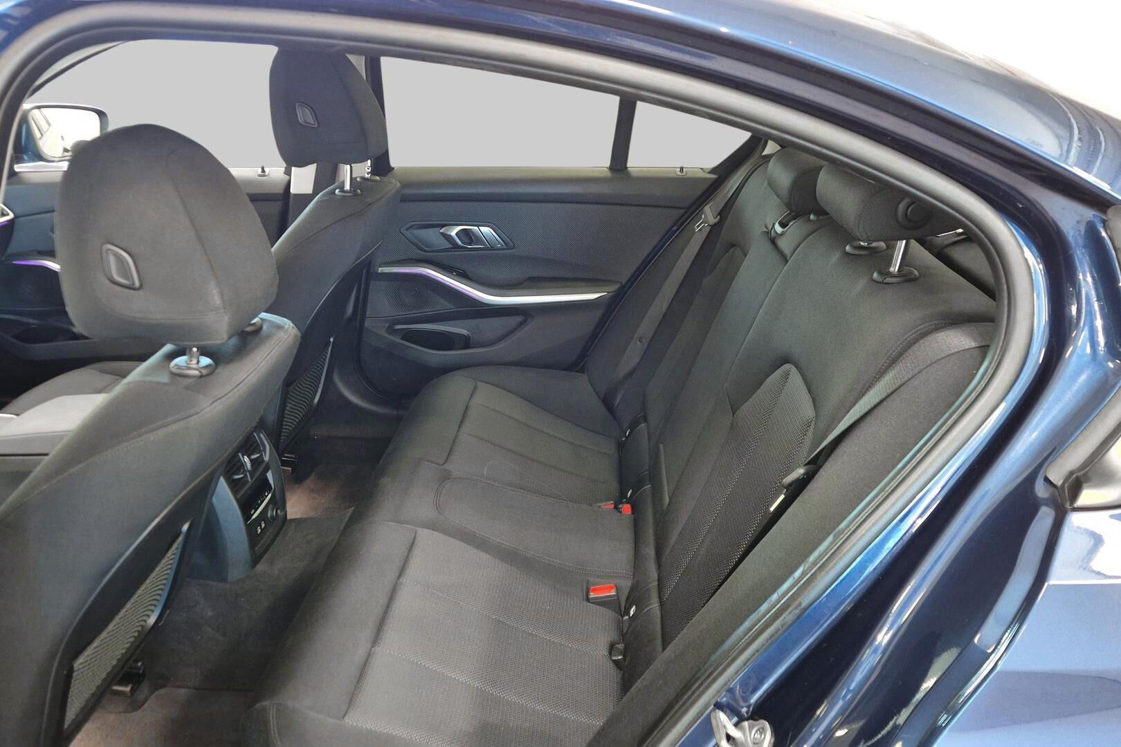 BMW 3-sarja iso kuva 10