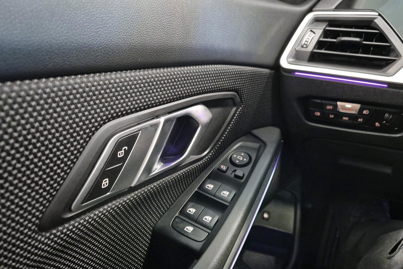 BMW 3-sarja iso kuva 21