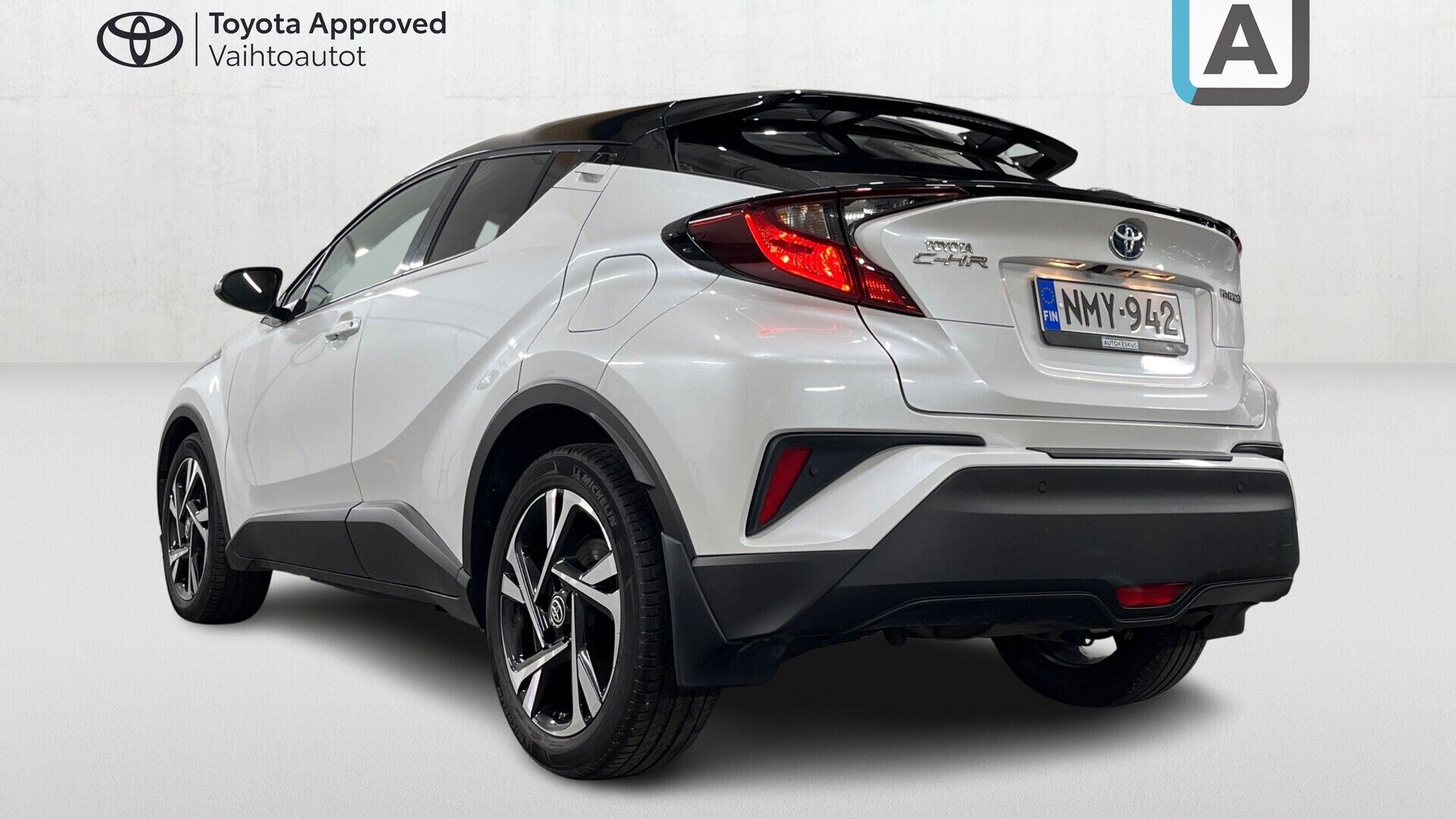 Toyota C-HR iso kuva 2