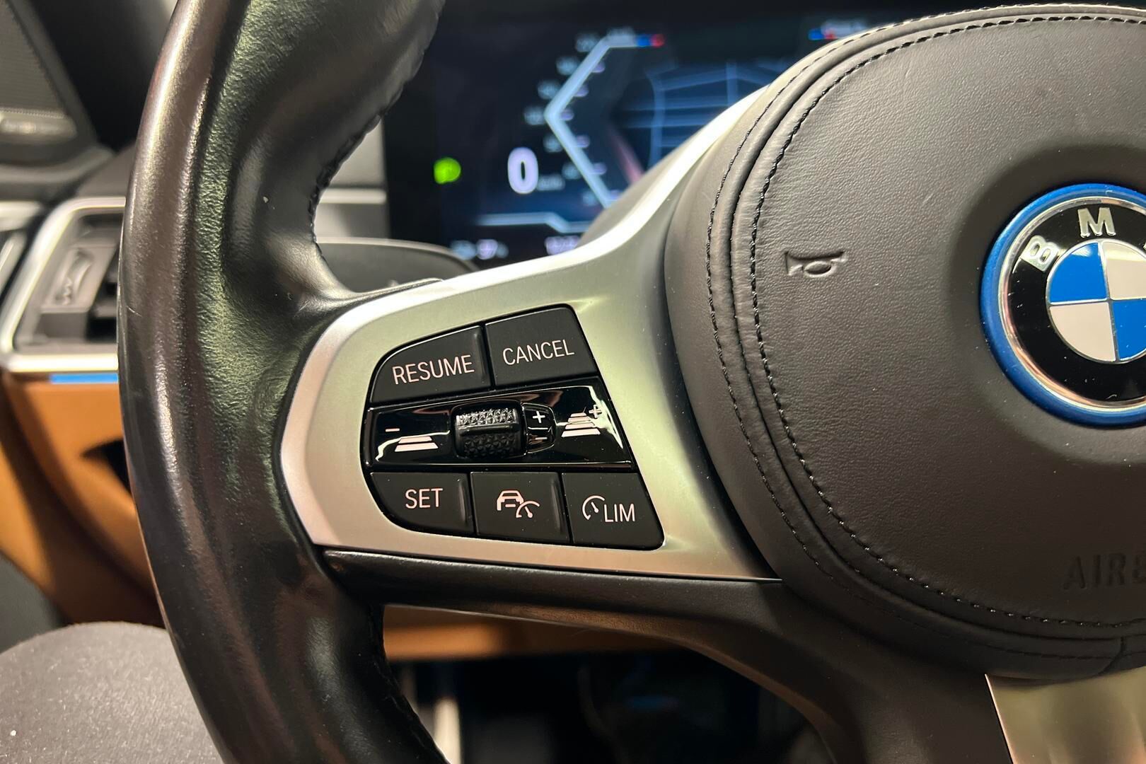 BMW i4 iso kuva 20