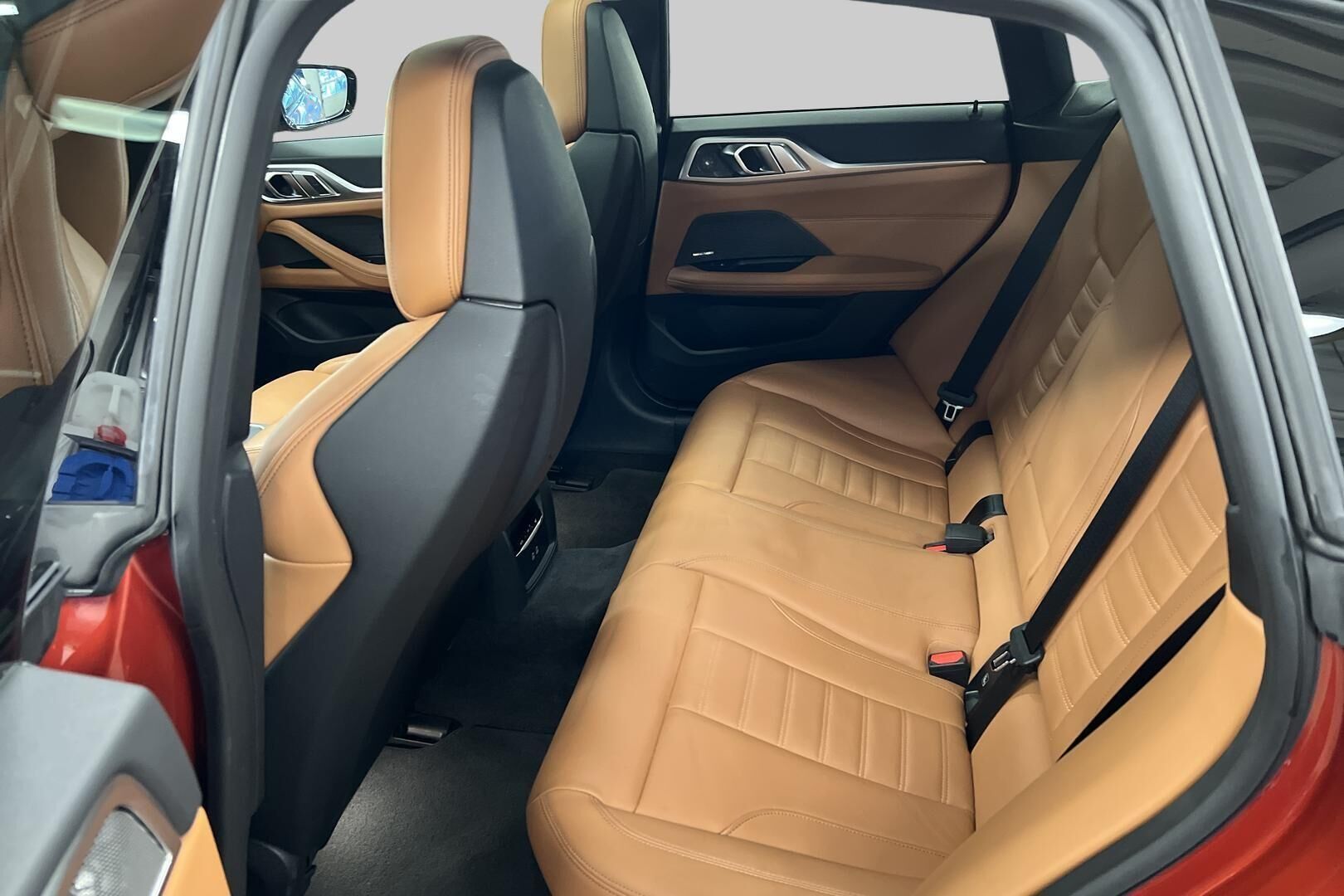 BMW i4 iso kuva 2