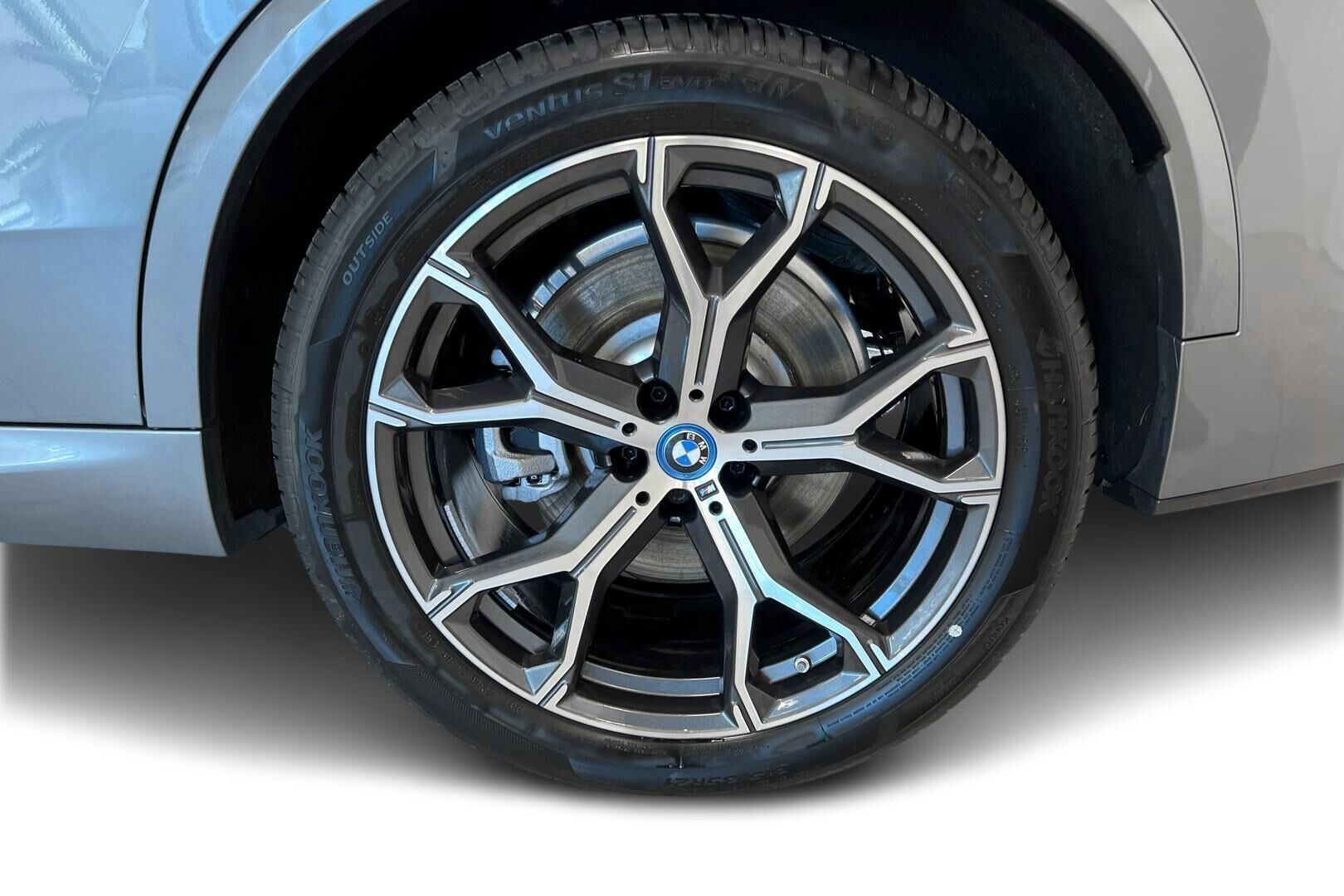 BMW X5 iso kuva 12