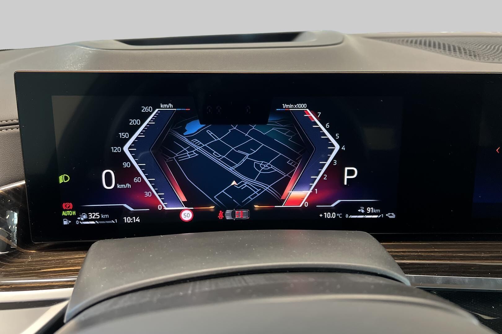 BMW X5 iso kuva 13