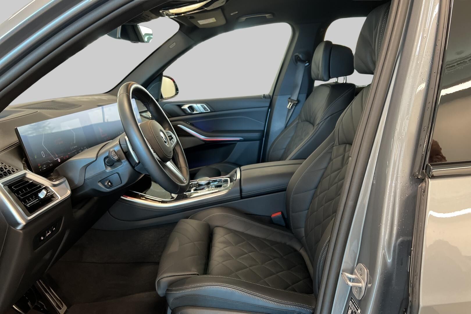 BMW X5 iso kuva 8