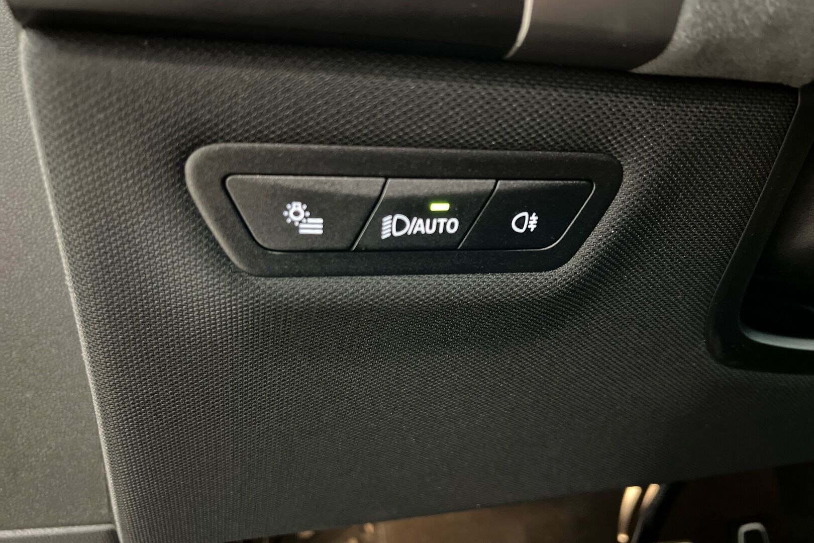 BMW iX iso kuva 17