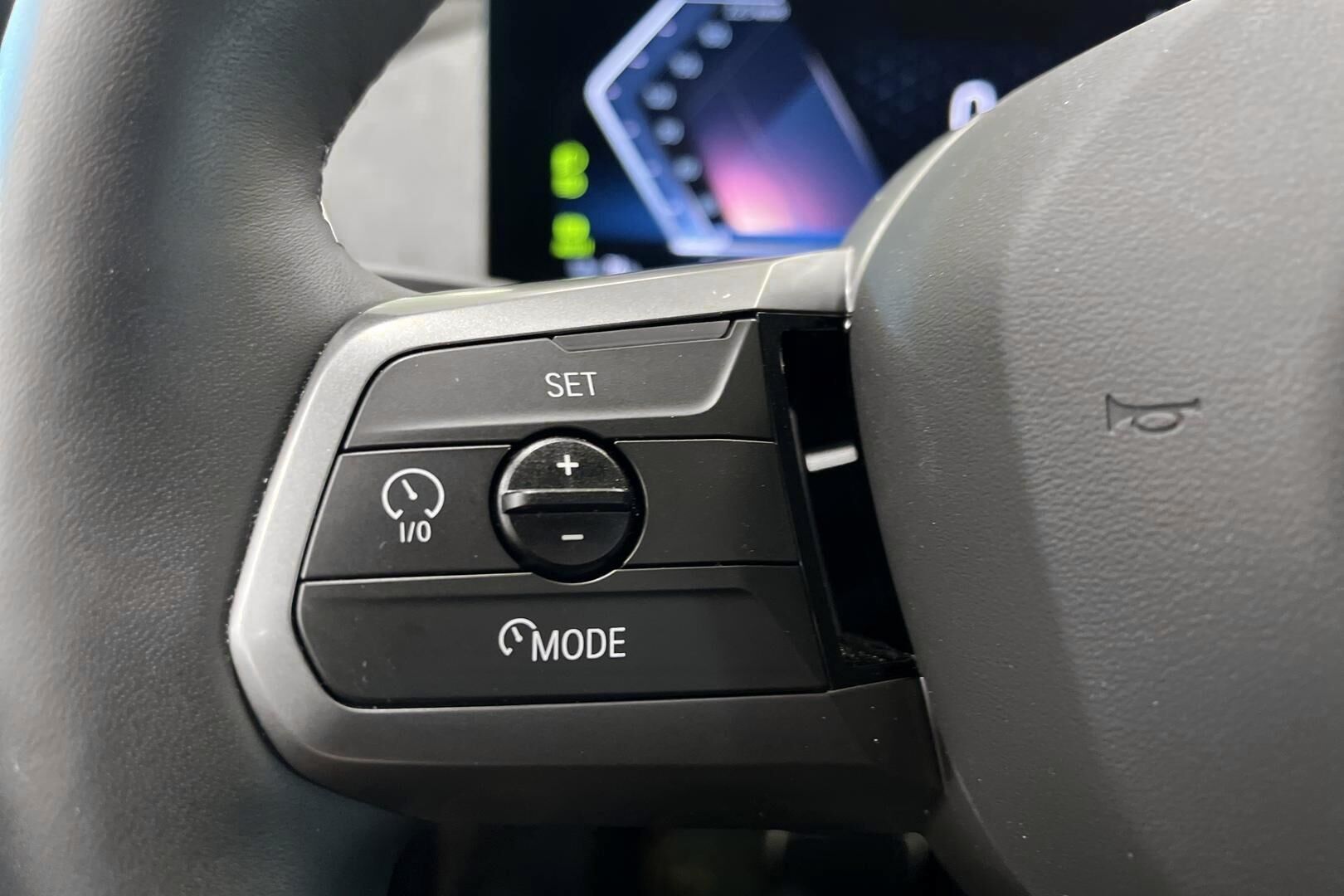 BMW iX iso kuva 14