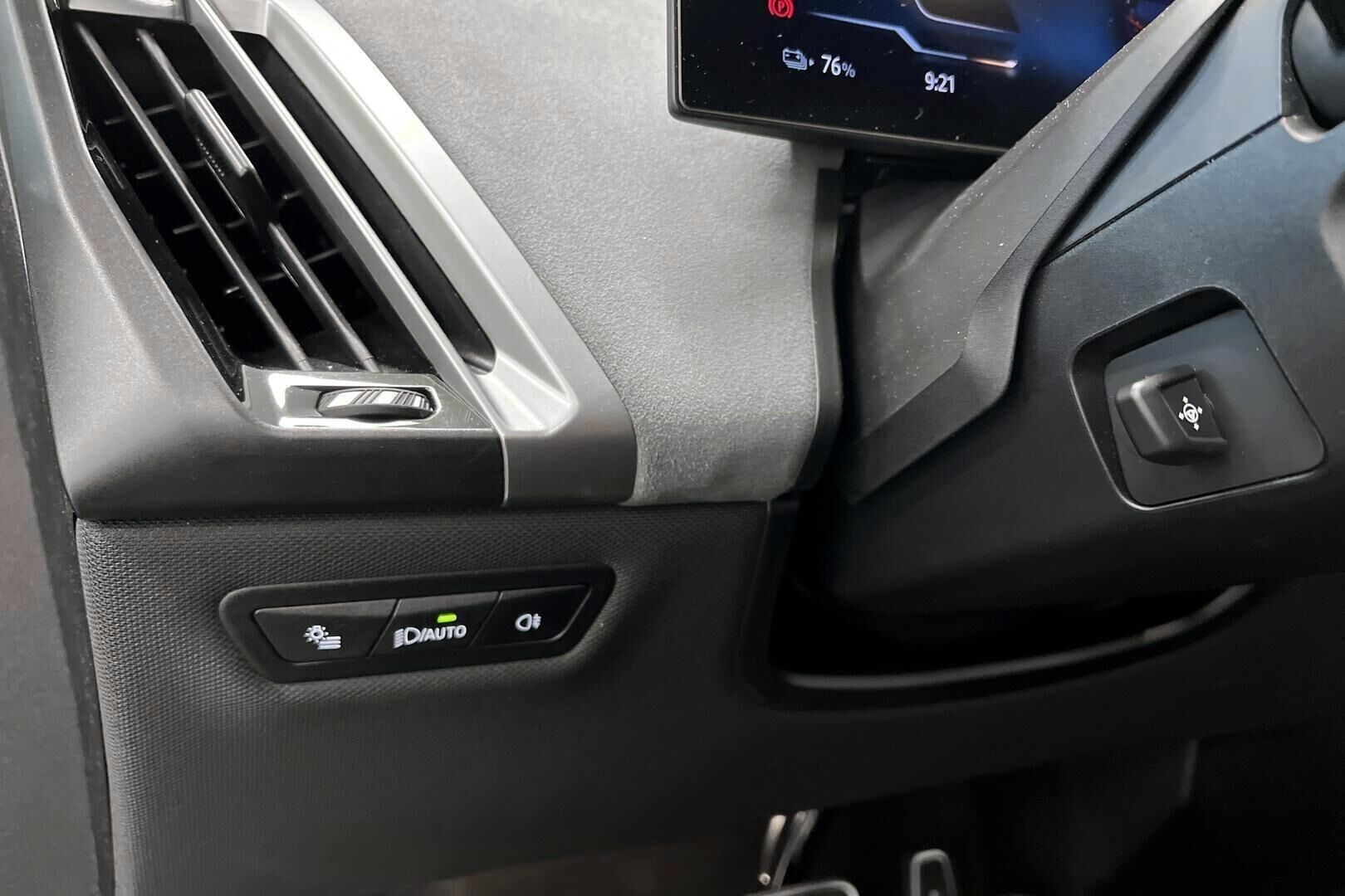 BMW iX iso kuva 23