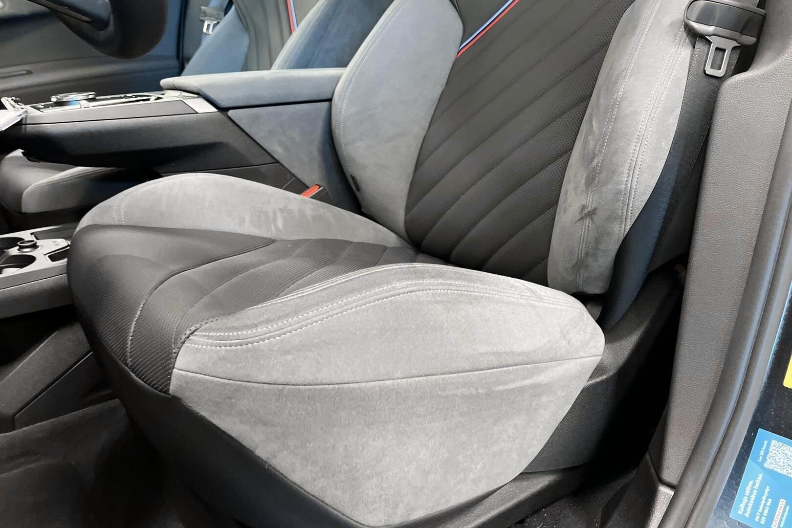 BMW iX iso kuva 16