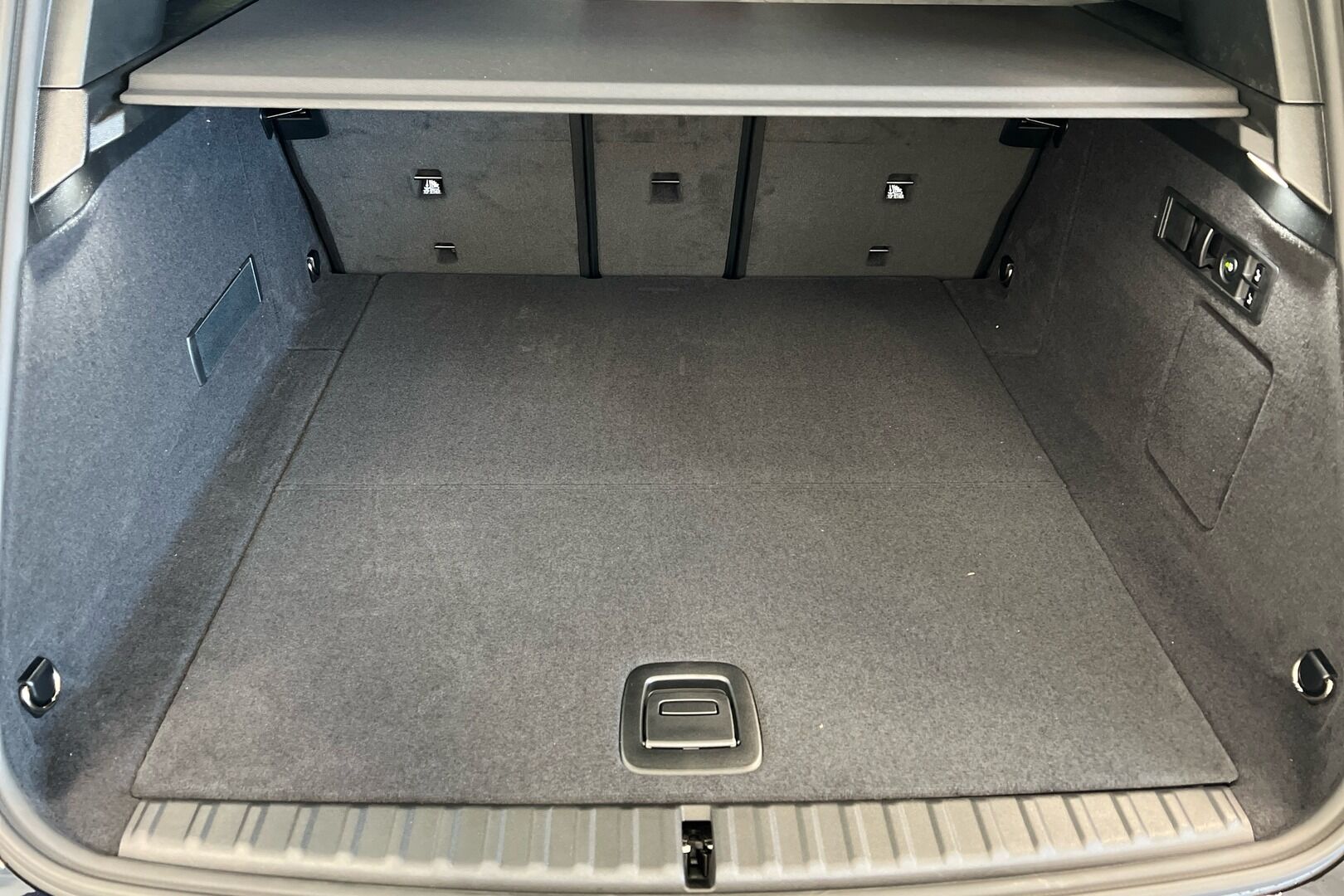 BMW iX iso kuva 7