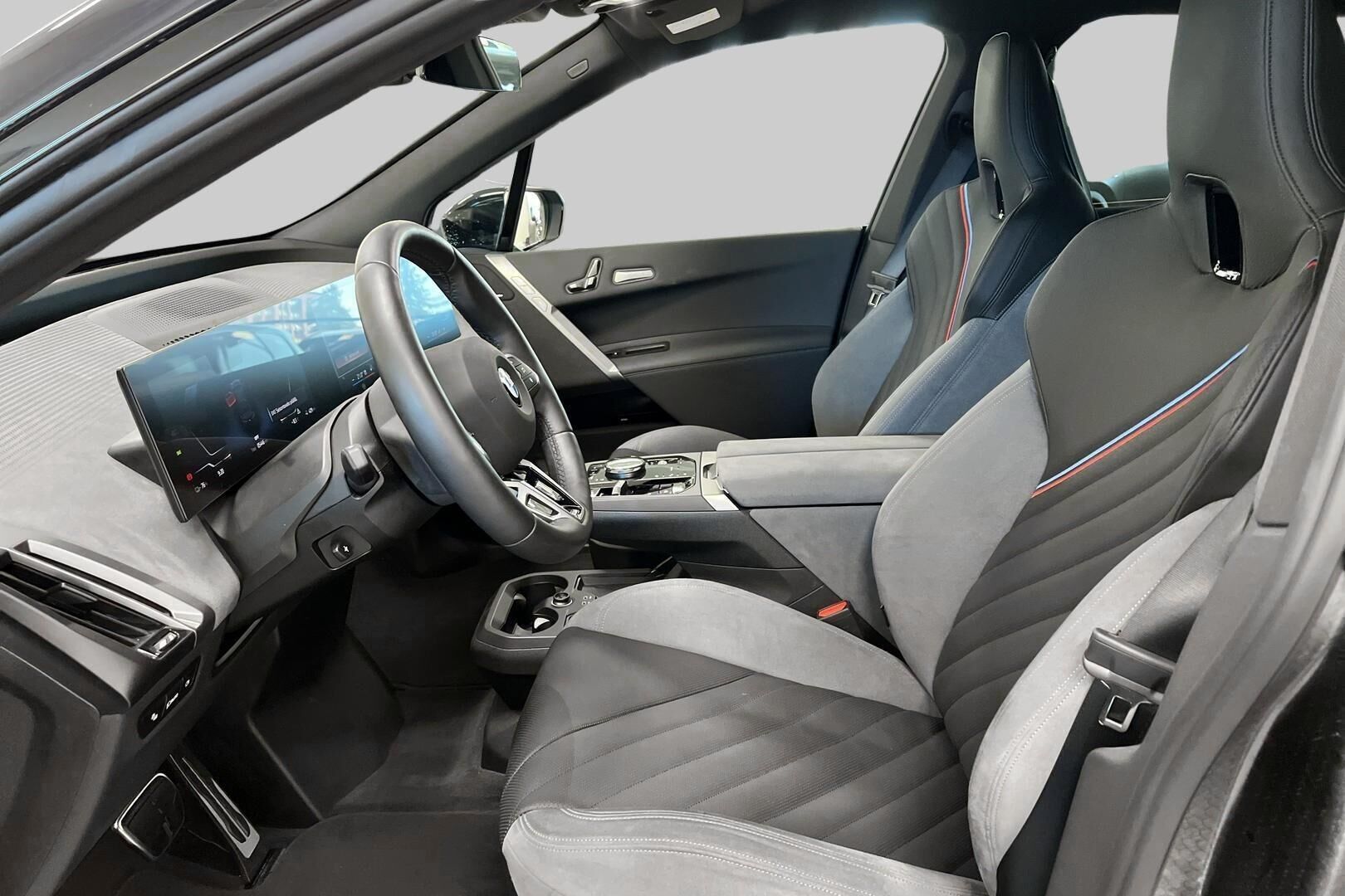 BMW iX iso kuva 5