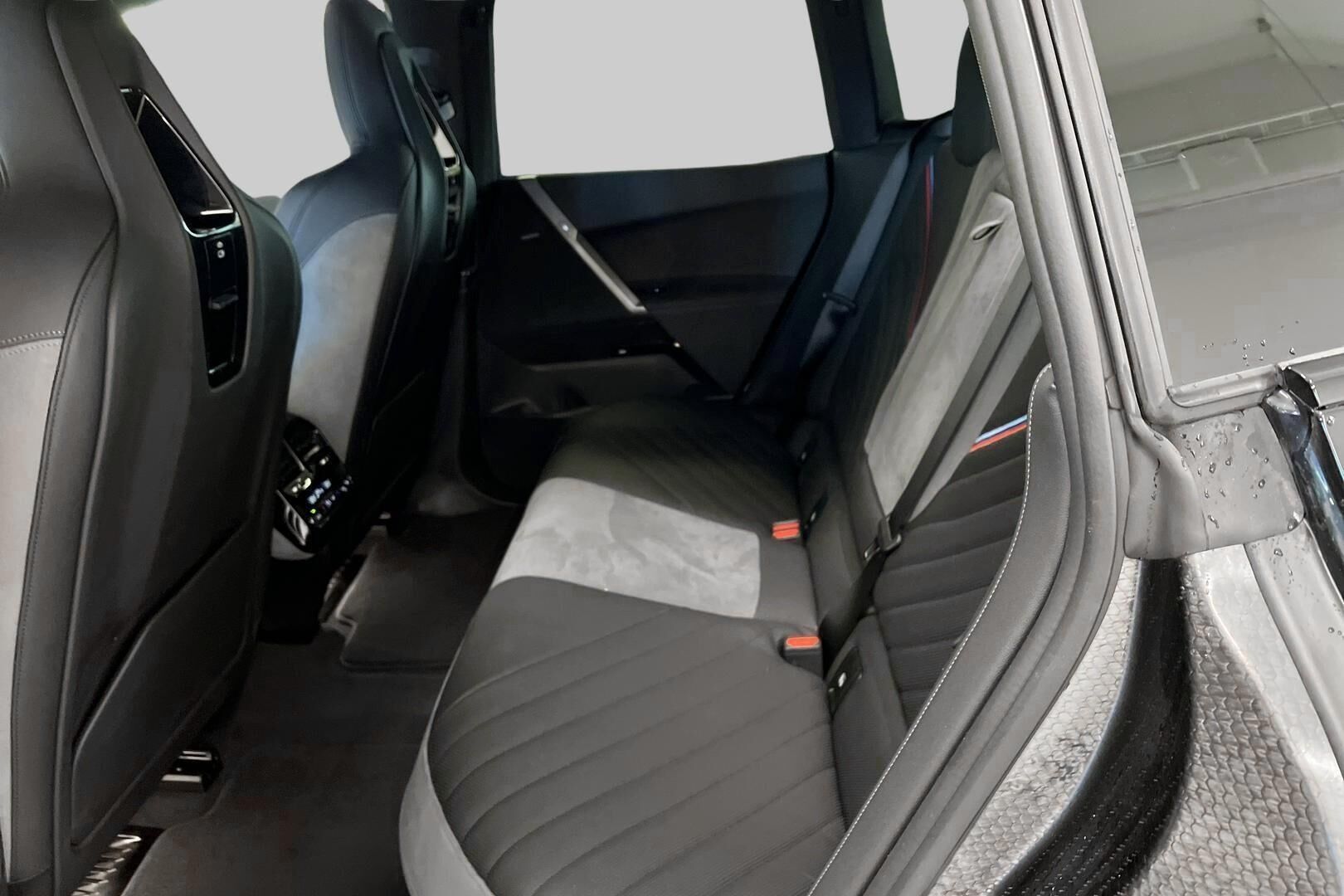 BMW iX iso kuva 6