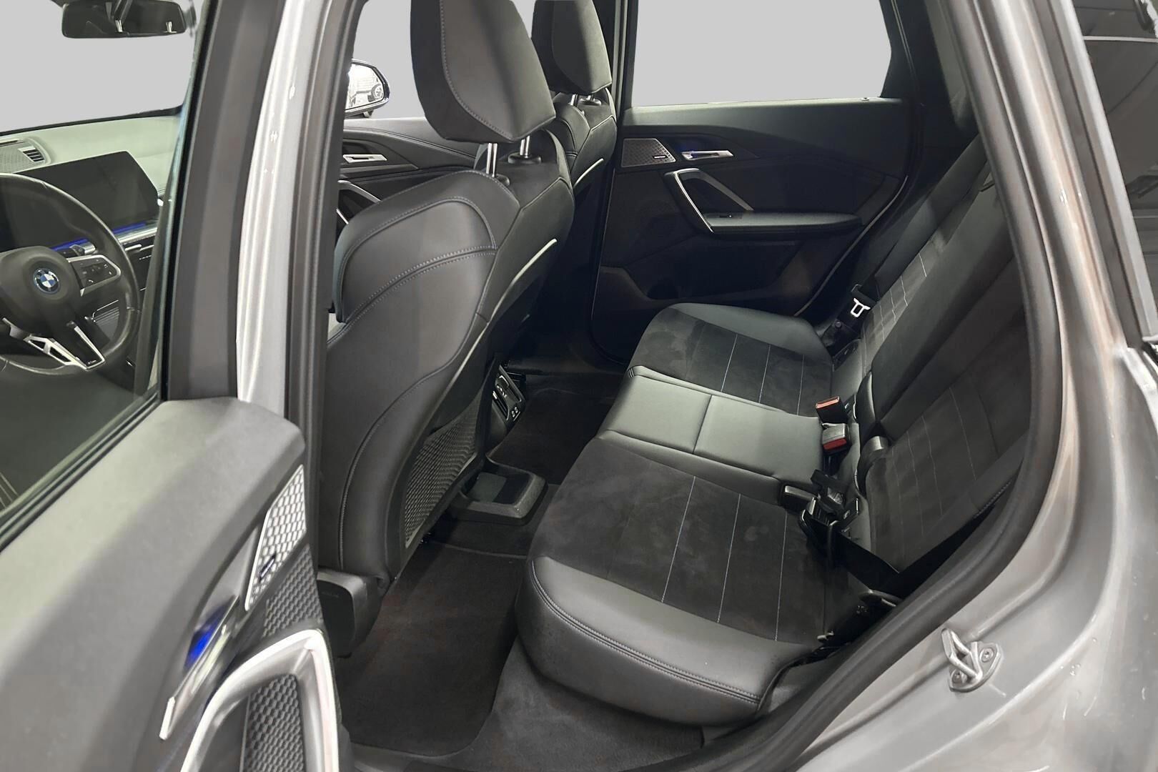 BMW X1 iso kuva 10