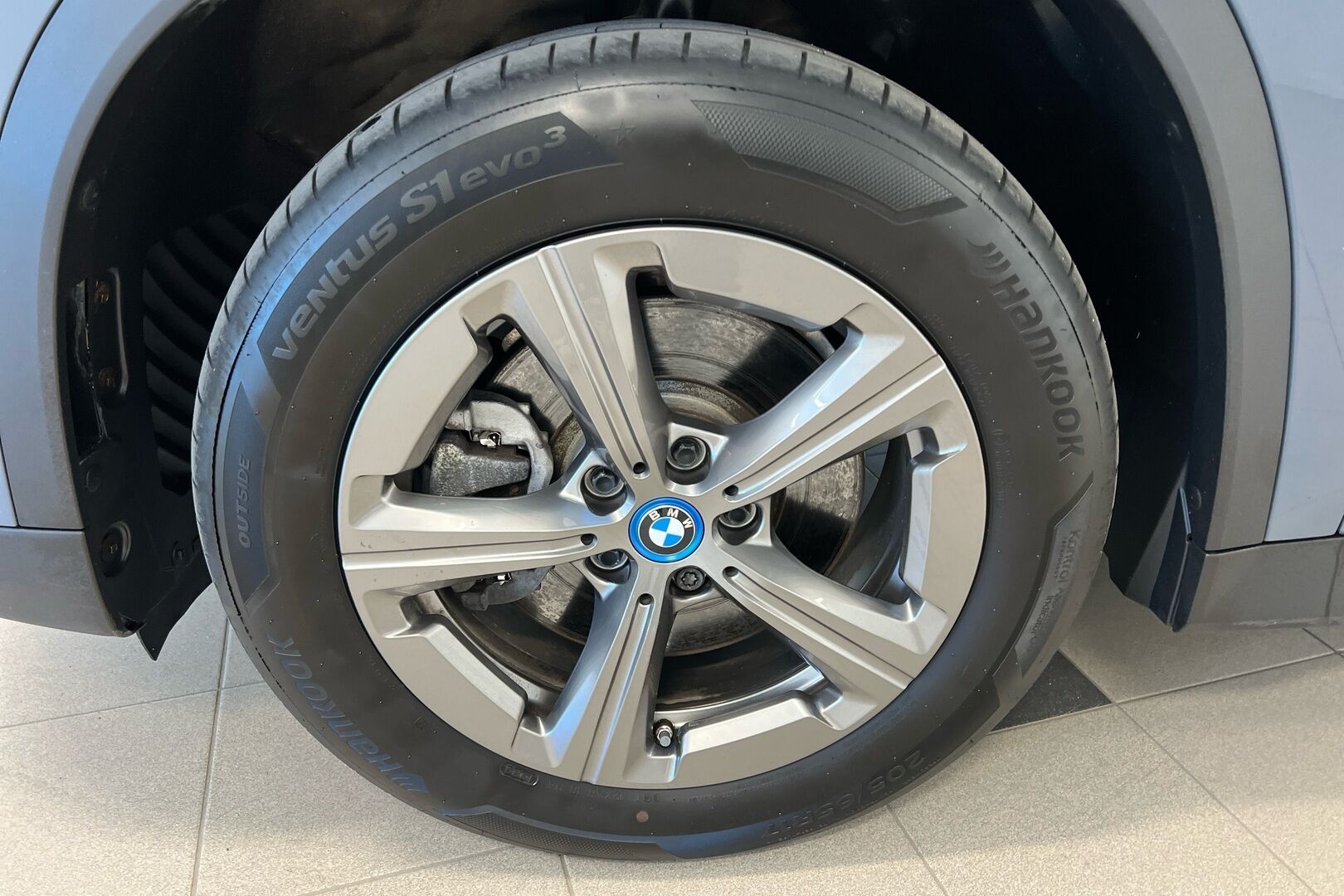 BMW X1 iso kuva 8