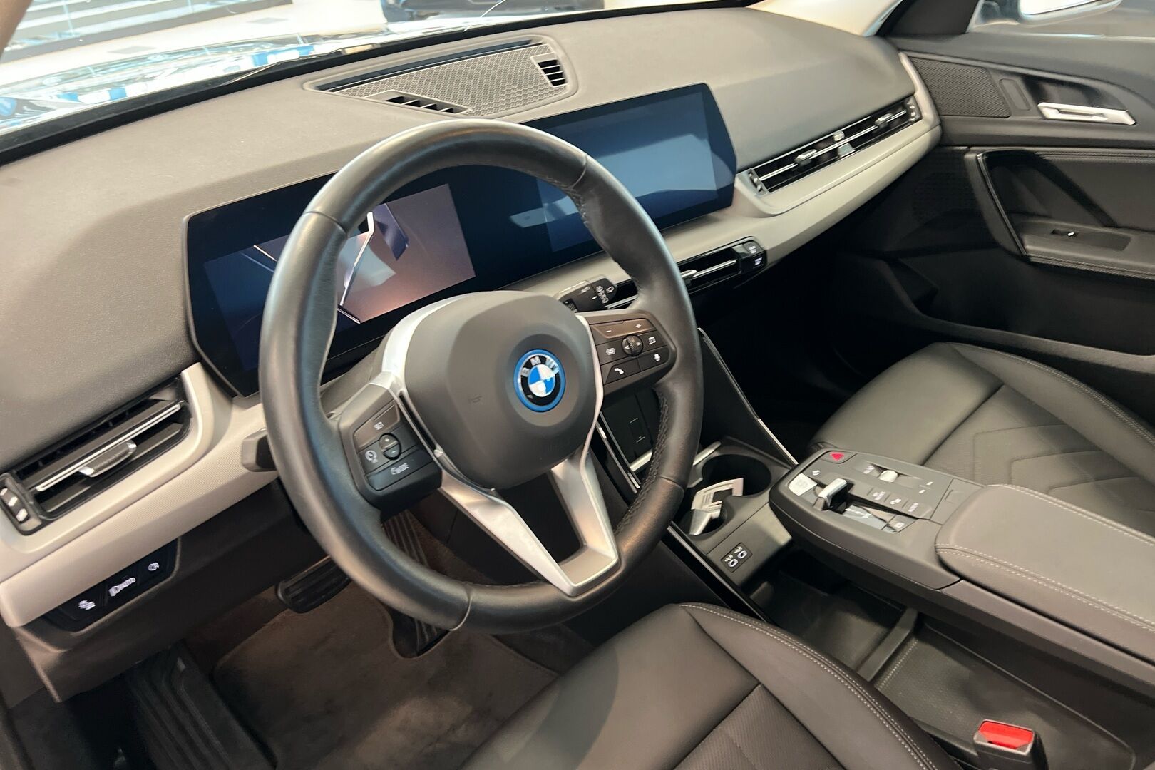 BMW X1 iso kuva 5
