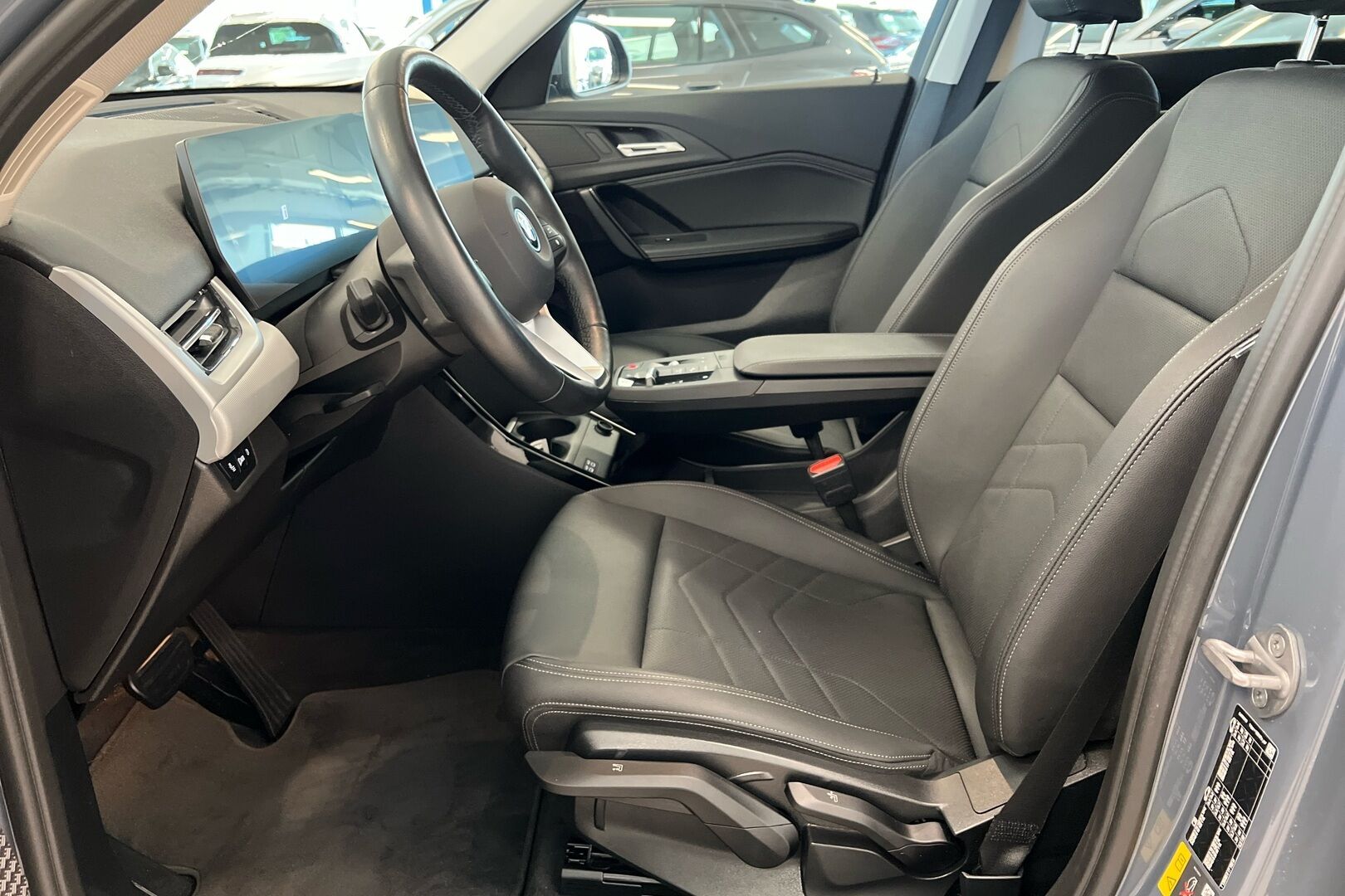 BMW X1 iso kuva 18