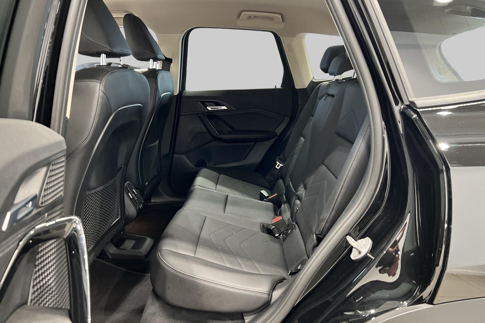 BMW X1 iso kuva 10