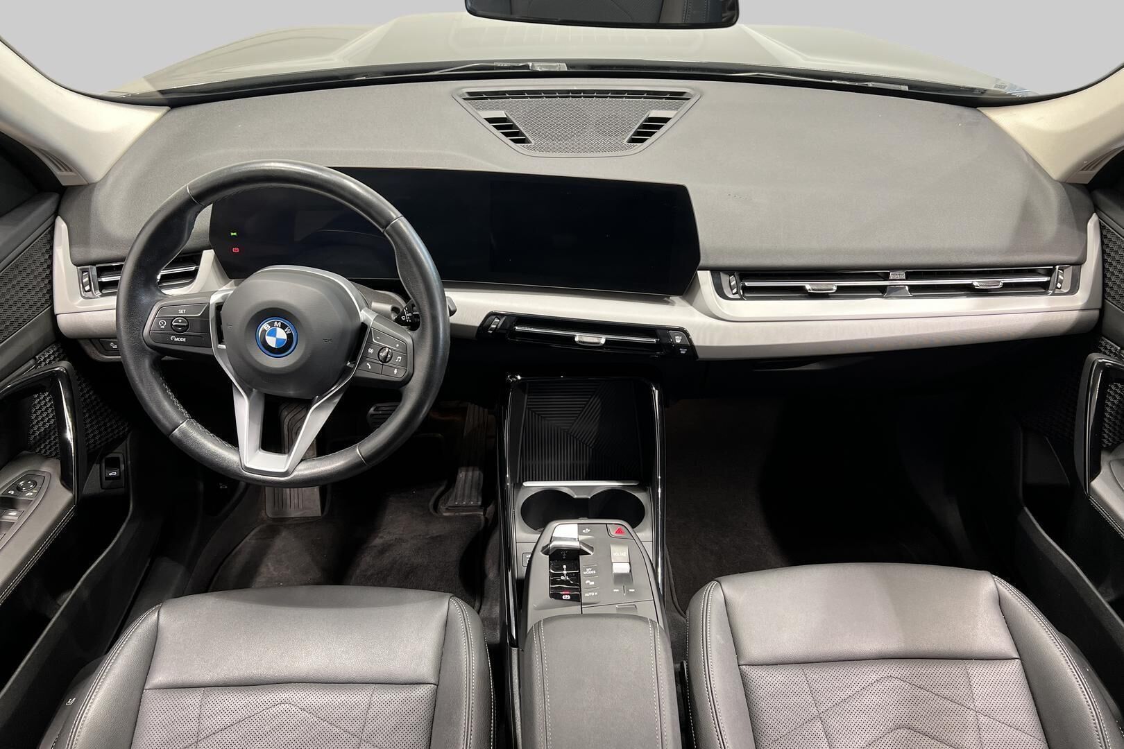 BMW X1 iso kuva 11